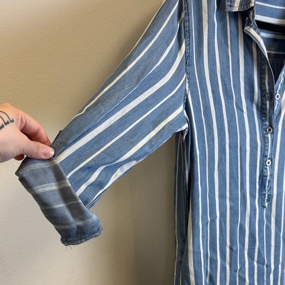 Velvet Heart Blue Striped Midi Dress - Picture 4 of 4